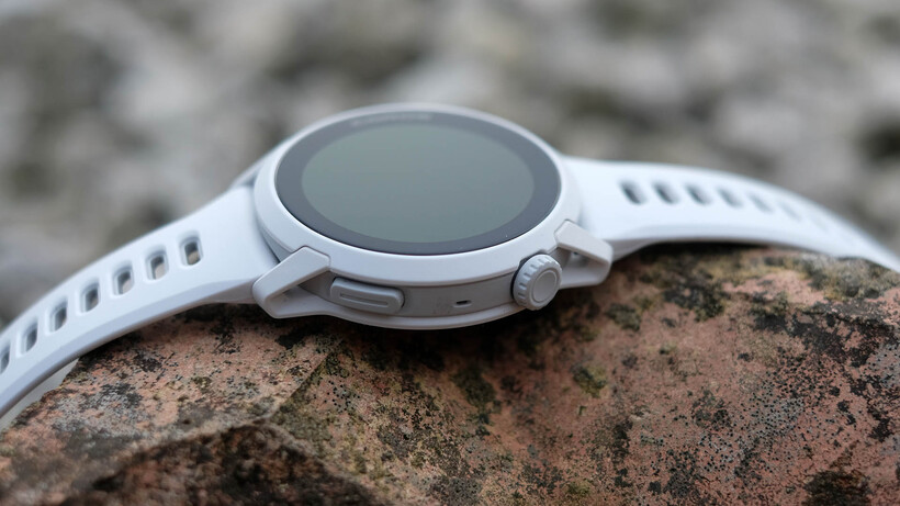 coros-pace-4-display-size