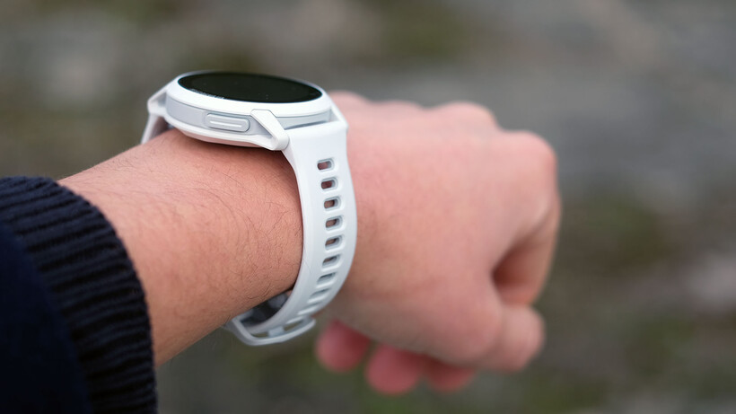 coros-pace-4-thickness