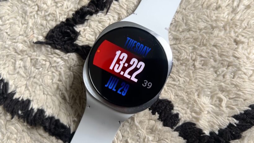 h018 Happy Simple Digital Wear OS face